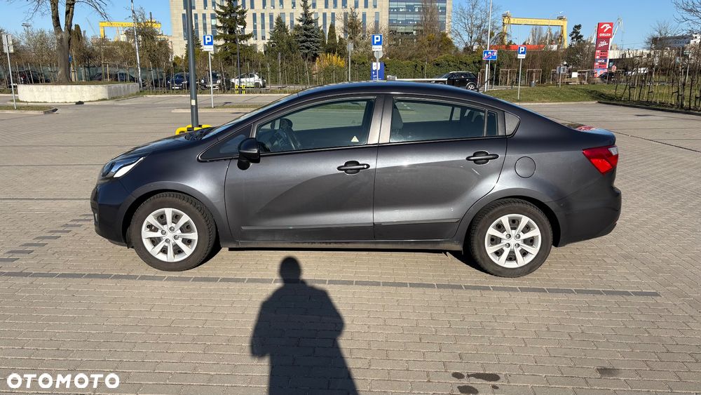 Kia Rio 1.4 L - 8