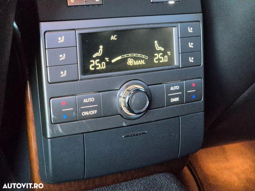 Volkswagen Phaeton - 23