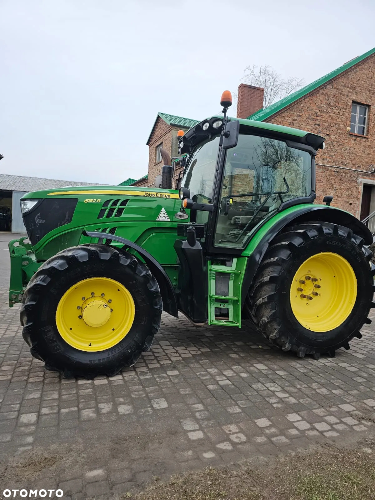 John Deere 6150R - 6