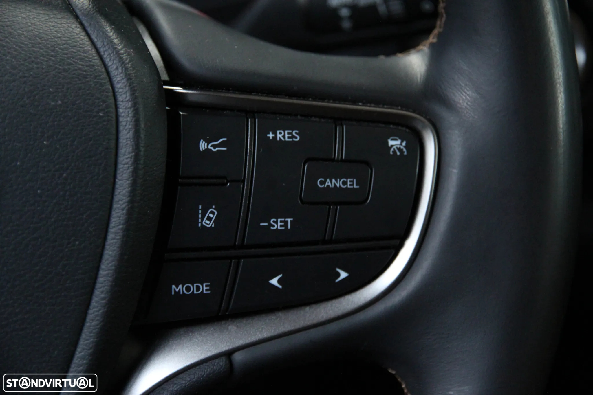 Lexus UX 250h Executive+ - 16