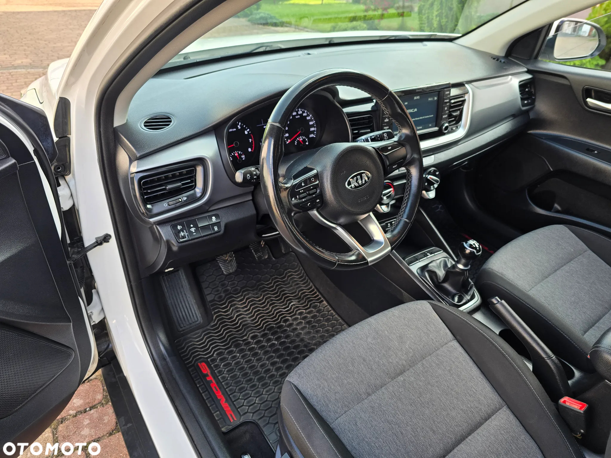 Kia Stonic 1.2 L - 14