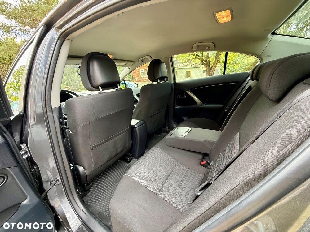 Toyota Avensis 2.2 D-4D Premium - 24