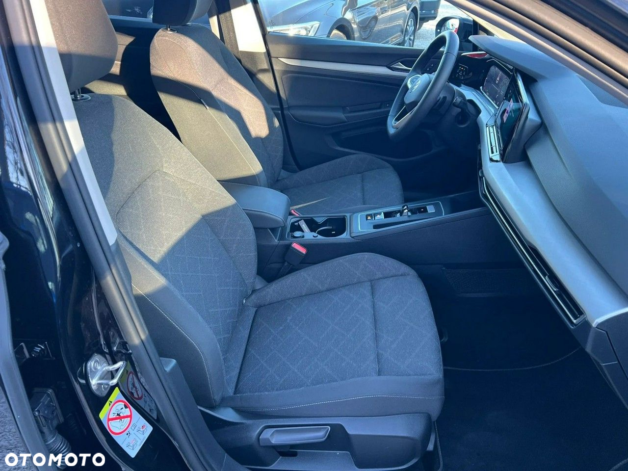 Volkswagen Golf VIII 1.5 eTSI Life DSG - 10