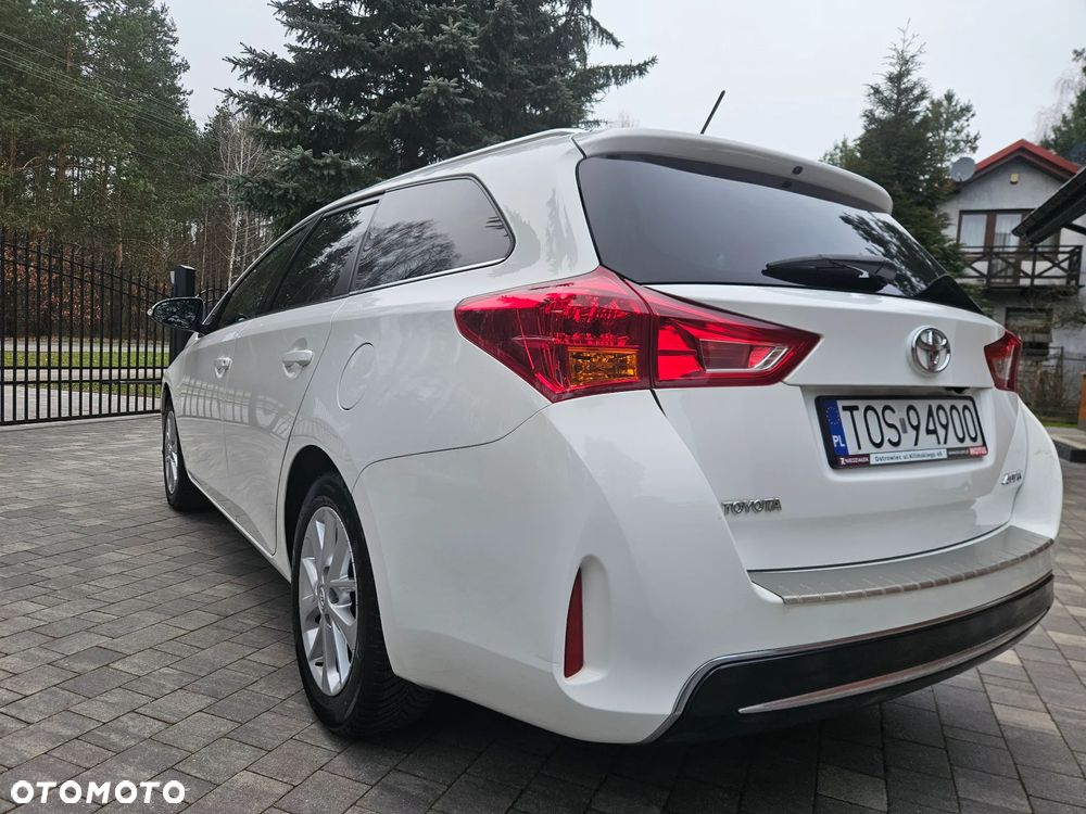 Toyota Auris - 8