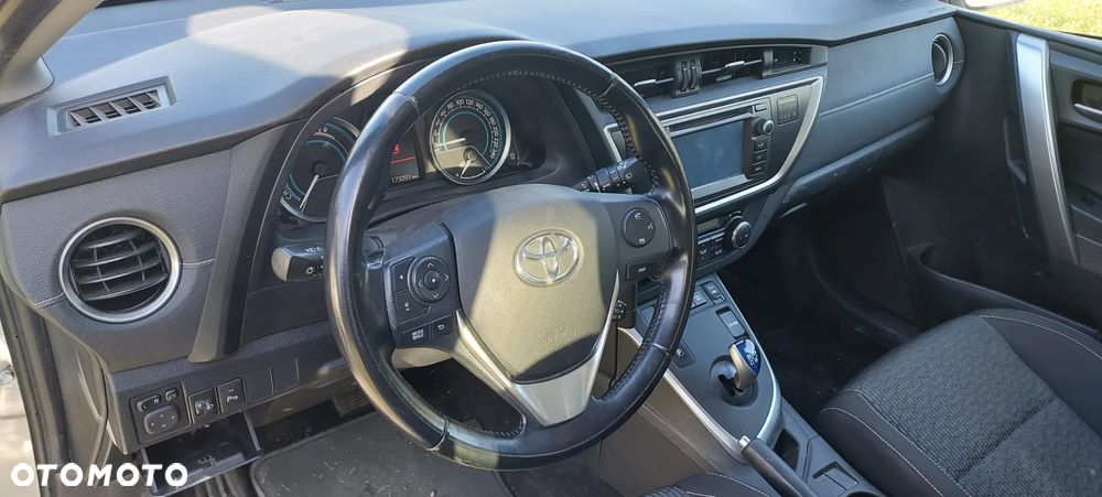 Toyota Auris - 11