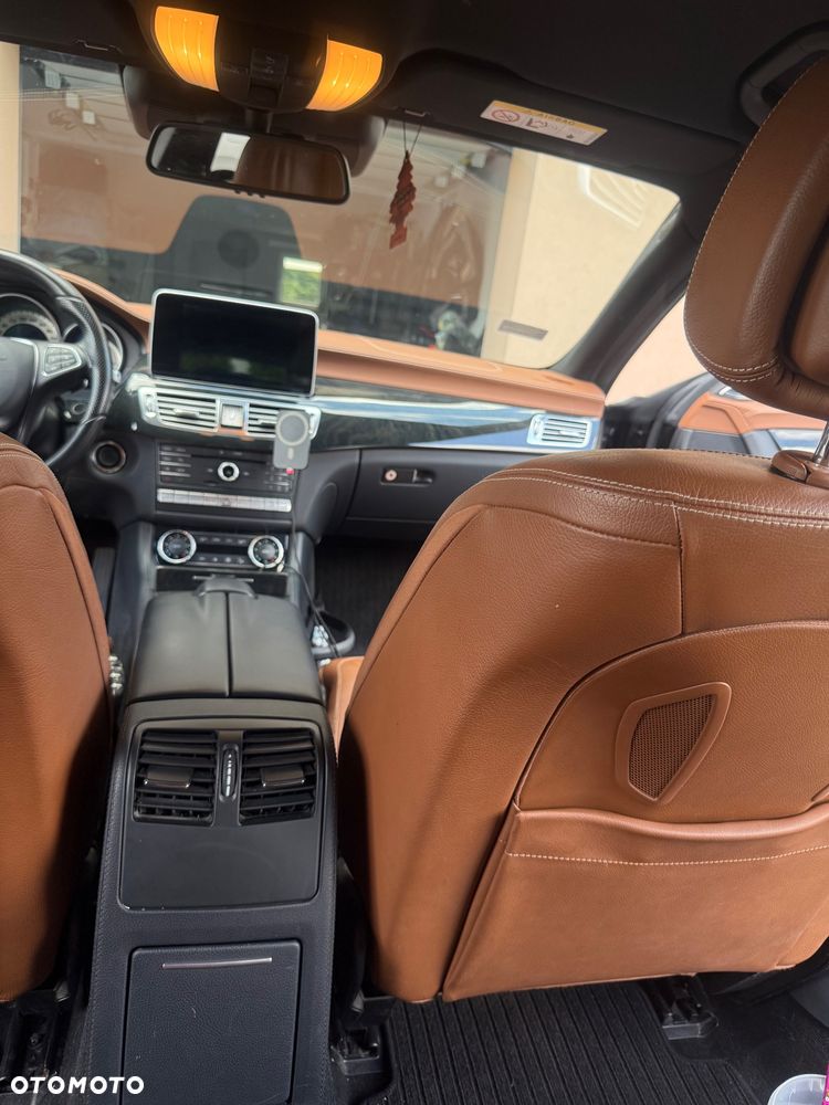 Mercedes-Benz CLS 350 d 4-Matic - 12