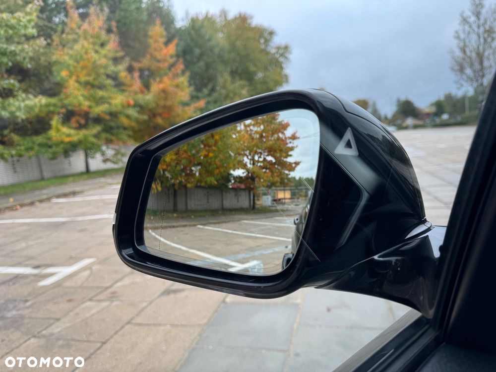 BMW Seria 3 330e iPerformance M Sport Shadow - 25