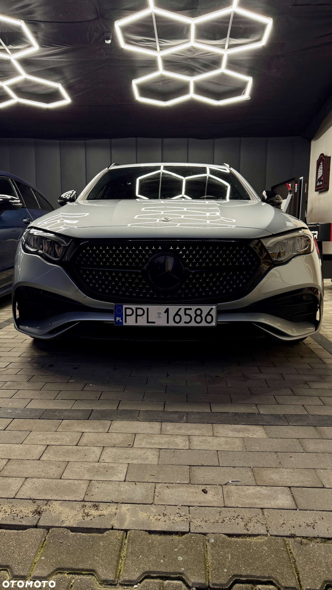 Mercedes-Benz Klasa E 300de T 4Matic 9G-TRONIC - 2