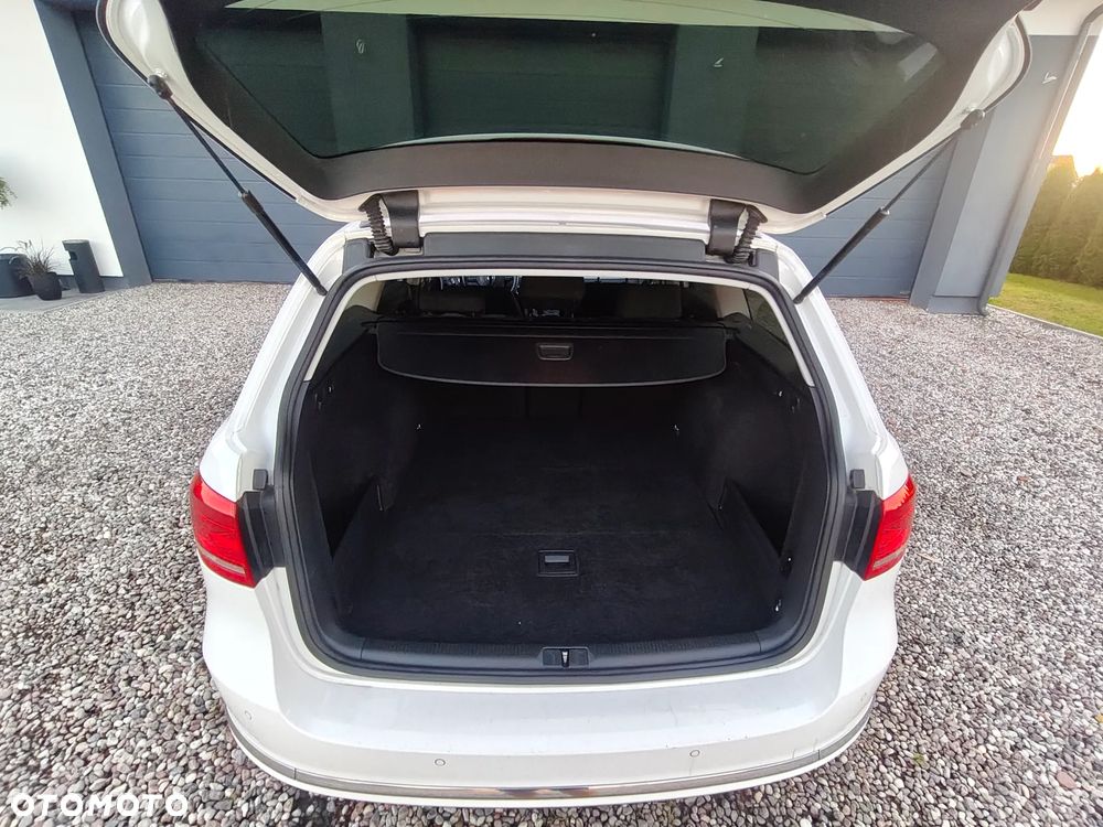 Volkswagen Passat - 15
