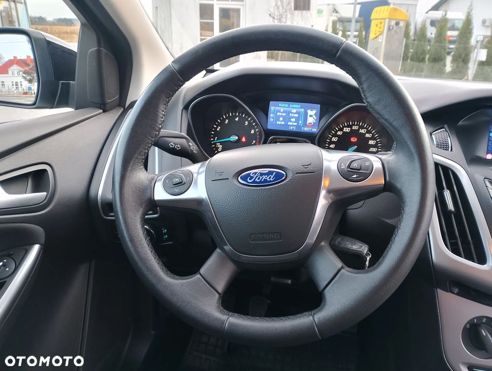 Ford Focus - 25
