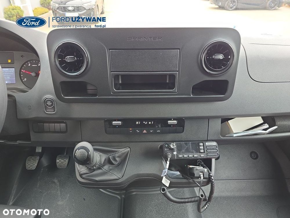 Mercedes-Benz Sprinter - 20