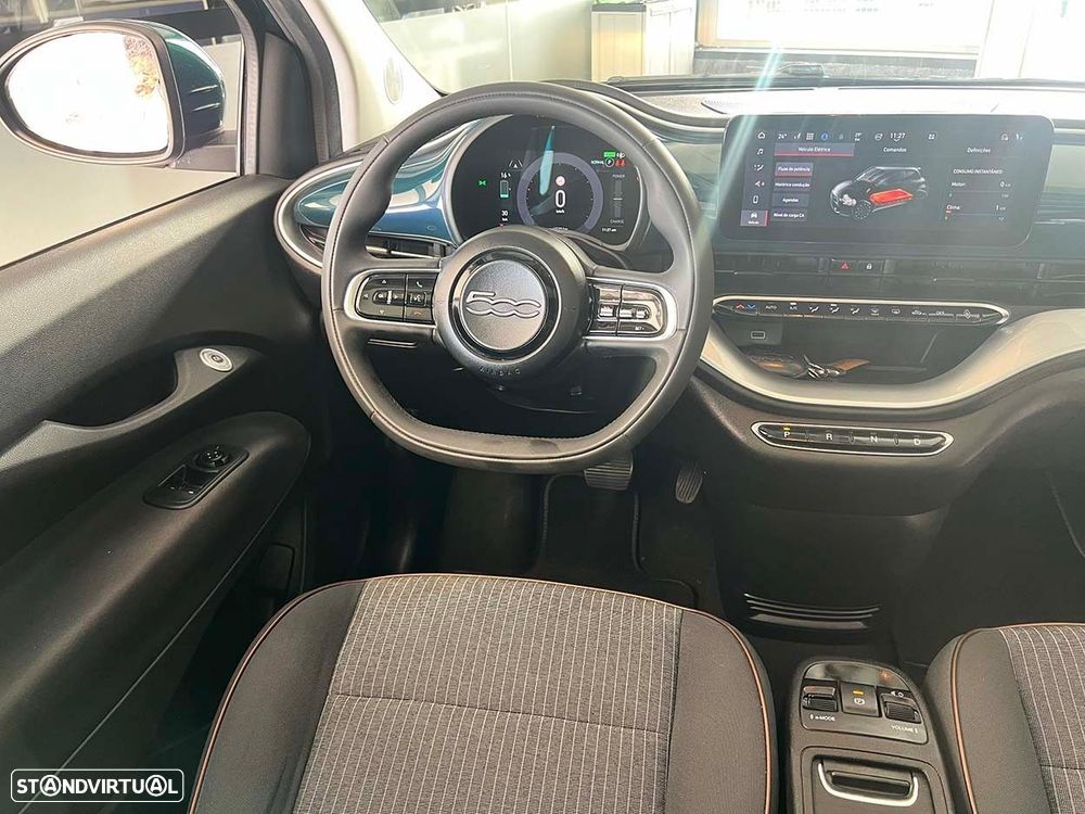 Fiat 500e 3 + 1 42kWh Icon - 11