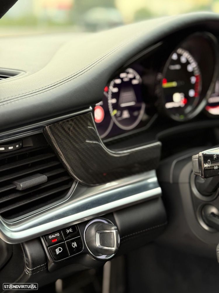 Porsche Panamera Sport Turismo 4 E-Hybrid - 11