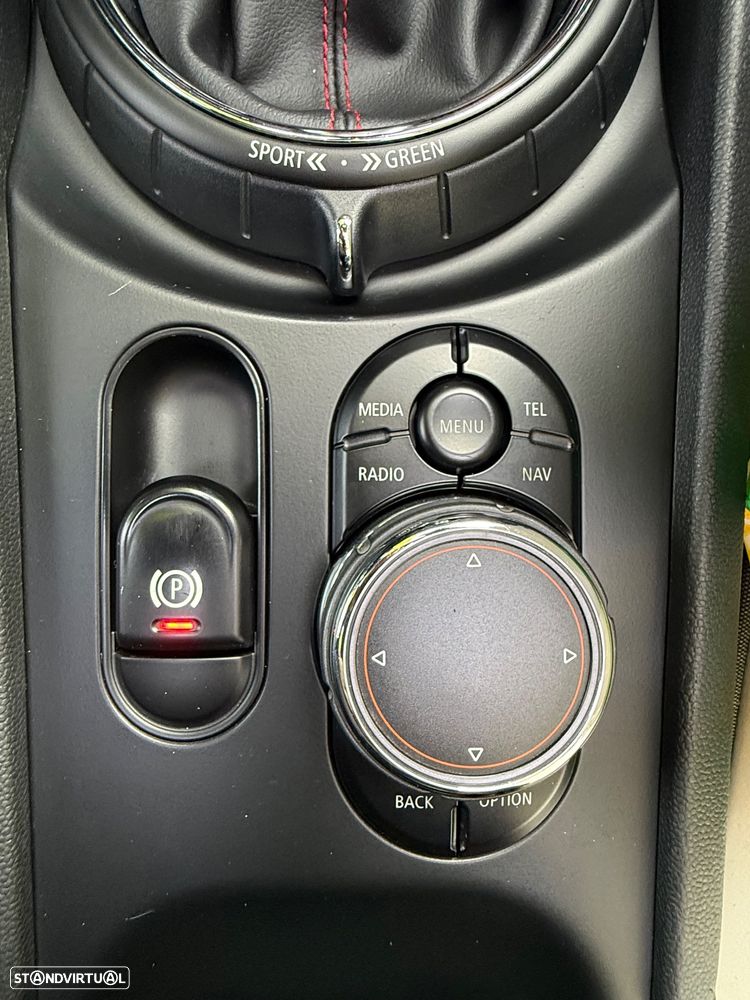 MINI Clubman Cooper SD ALL4 Auto Desportiva - 27