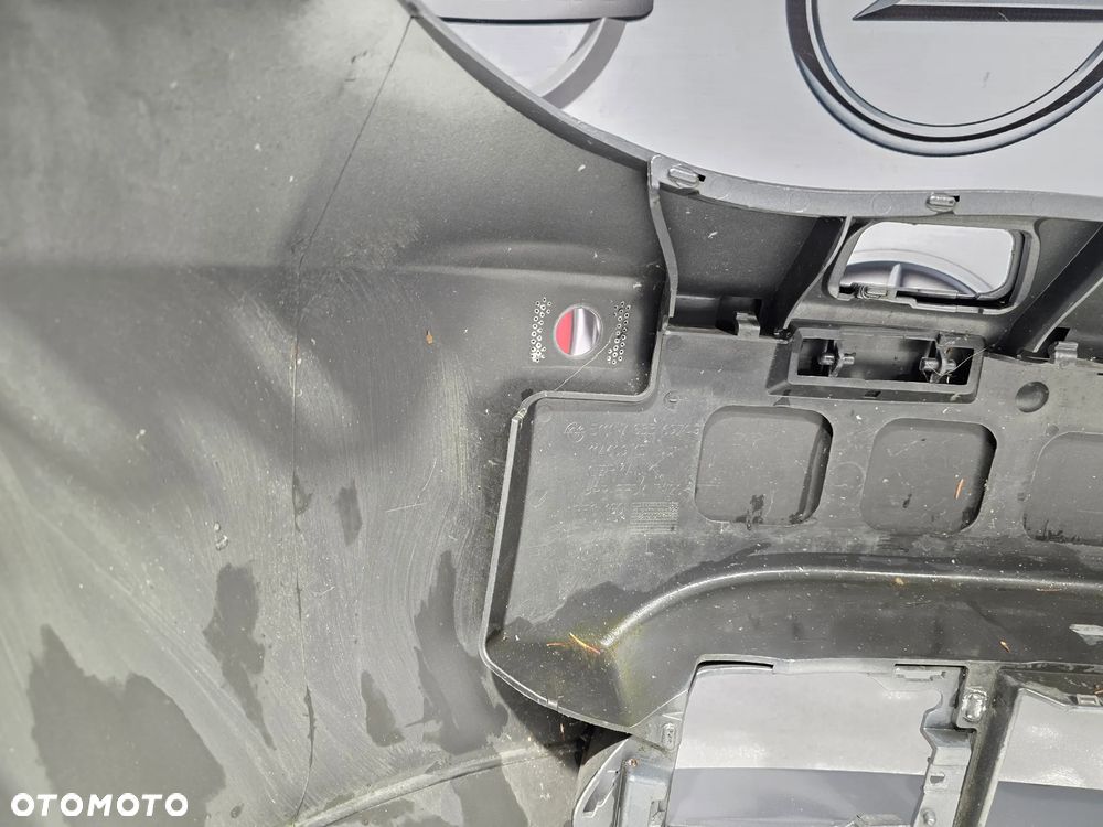 BMW E60 / E61 03-06 ZDERZAK PRZEDNI PRZÓD NA SPRYSKI + 4xPDC , NR 5111703369 / 703369 , NR AUKCJI NZ1705 - 27