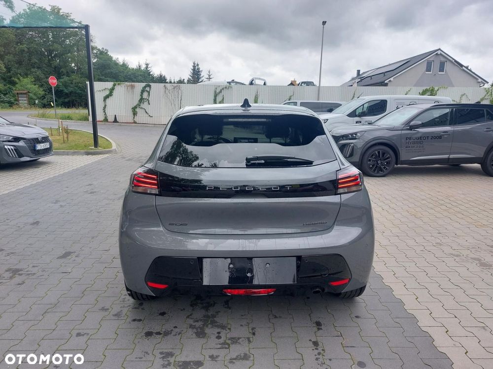 Peugeot 208 - 4