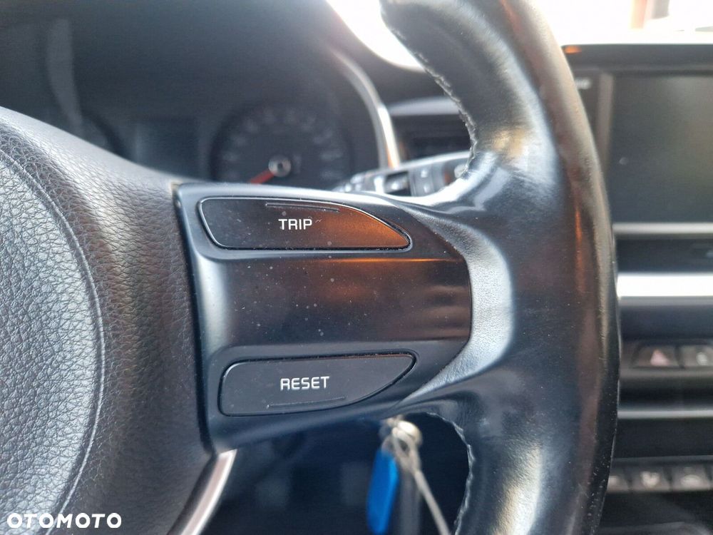 Kia Stonic - 19