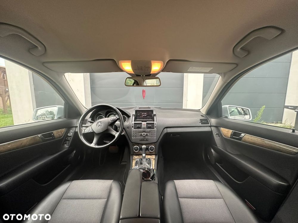 Mercedes-Benz Klasa C 220 CDI DPF Automatik BlueEFFICIENCY Avantgarde - 3