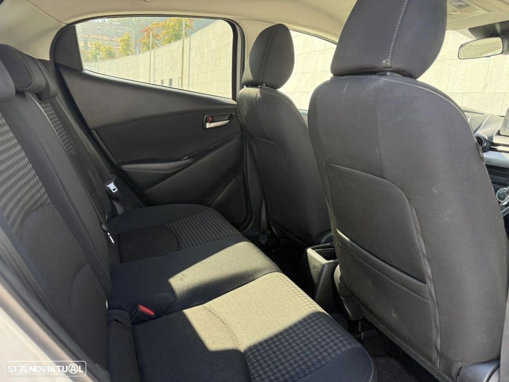 Mazda 2 1.5 Sky-G Evolve Navi - 13
