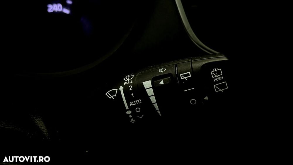 Kia Carens - 21