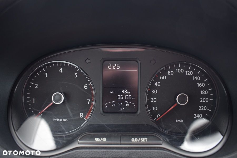 Volkswagen Polo - 17