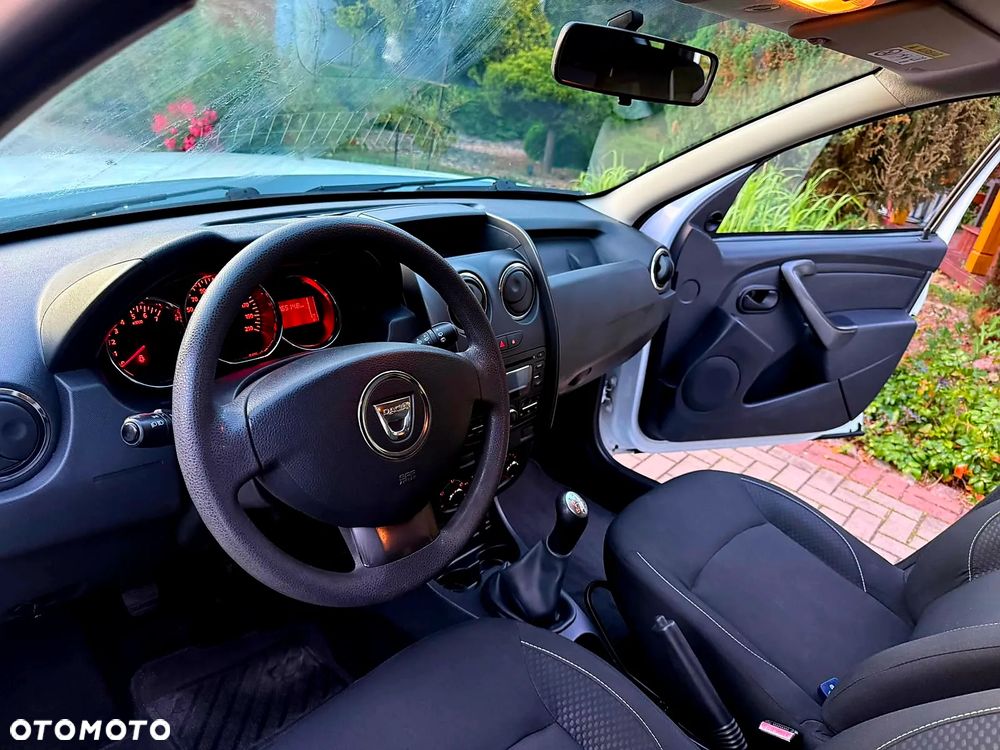 Dacia Duster 1.6 SCe Blackshadow S&S - 7