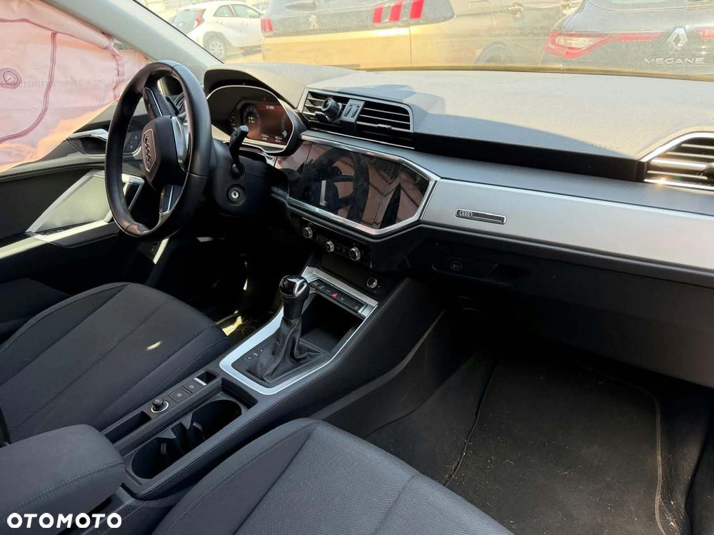 Audi Q3 2023 photo 3