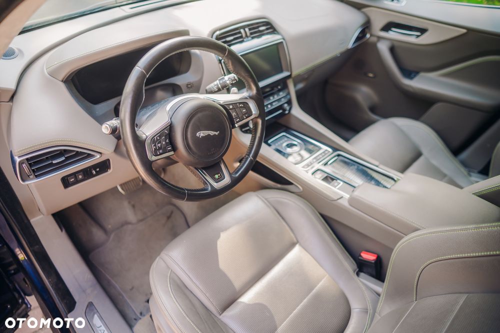 Jaguar F-Pace 2.0 i4D AWD R-Sport - 25