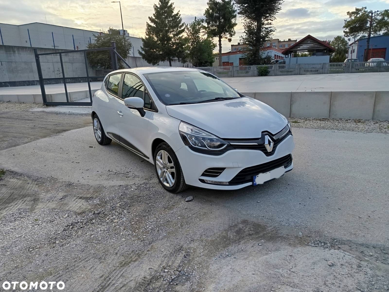 Renault Clio - 2