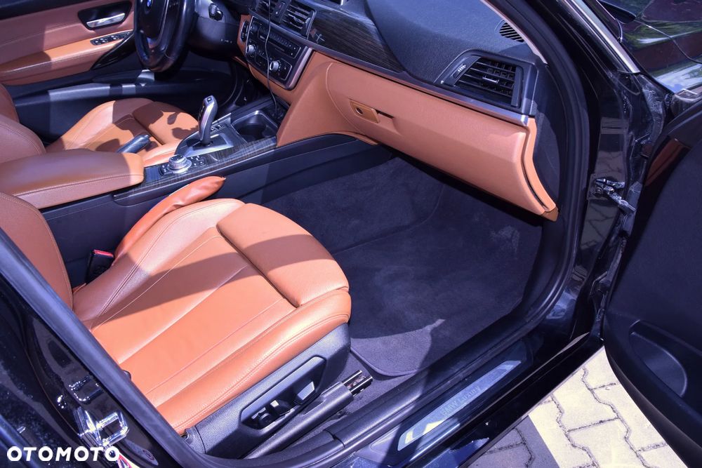 BMW Seria 3 320d Efficient Dynamic Edition Luxury Line - 30