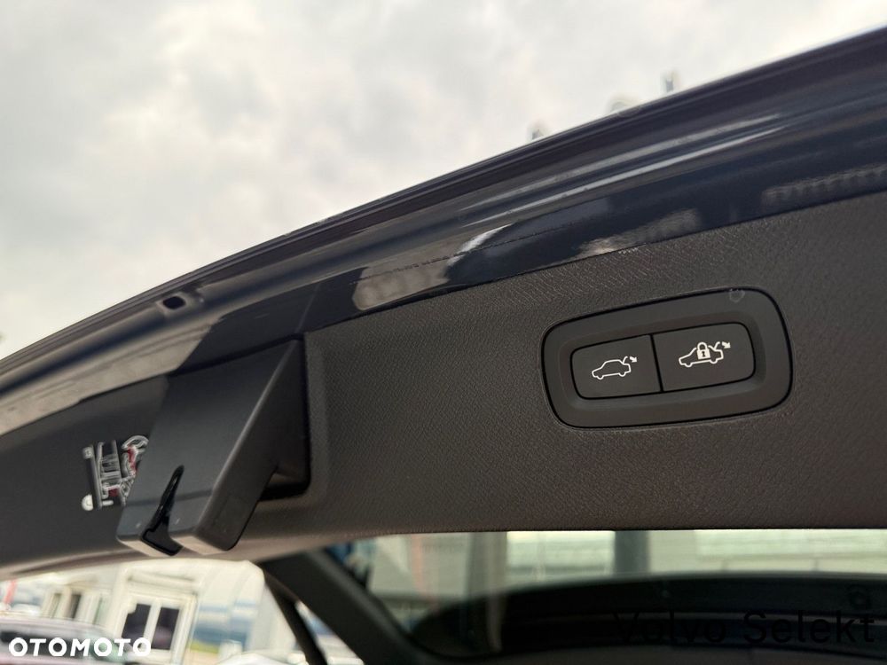 Volvo XC 90 - 32