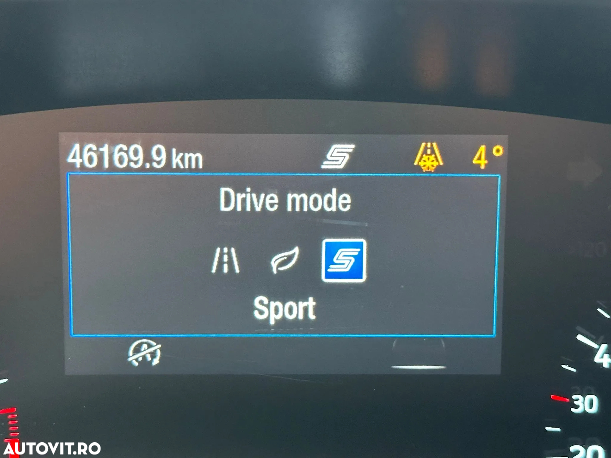 Ford Focus Turnier 1.0 EcoBoost Start-Stopp-System ST-LINE - 23