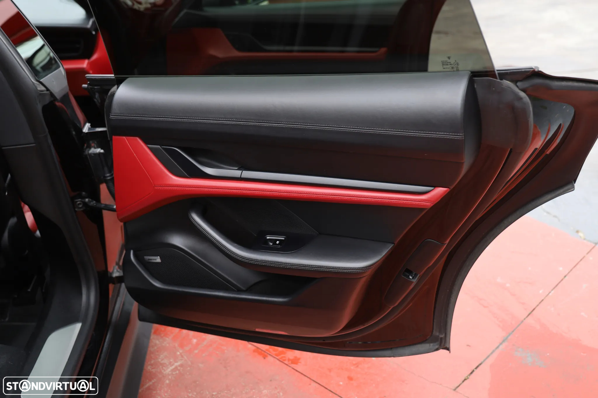 Porsche Taycan 4S - 17