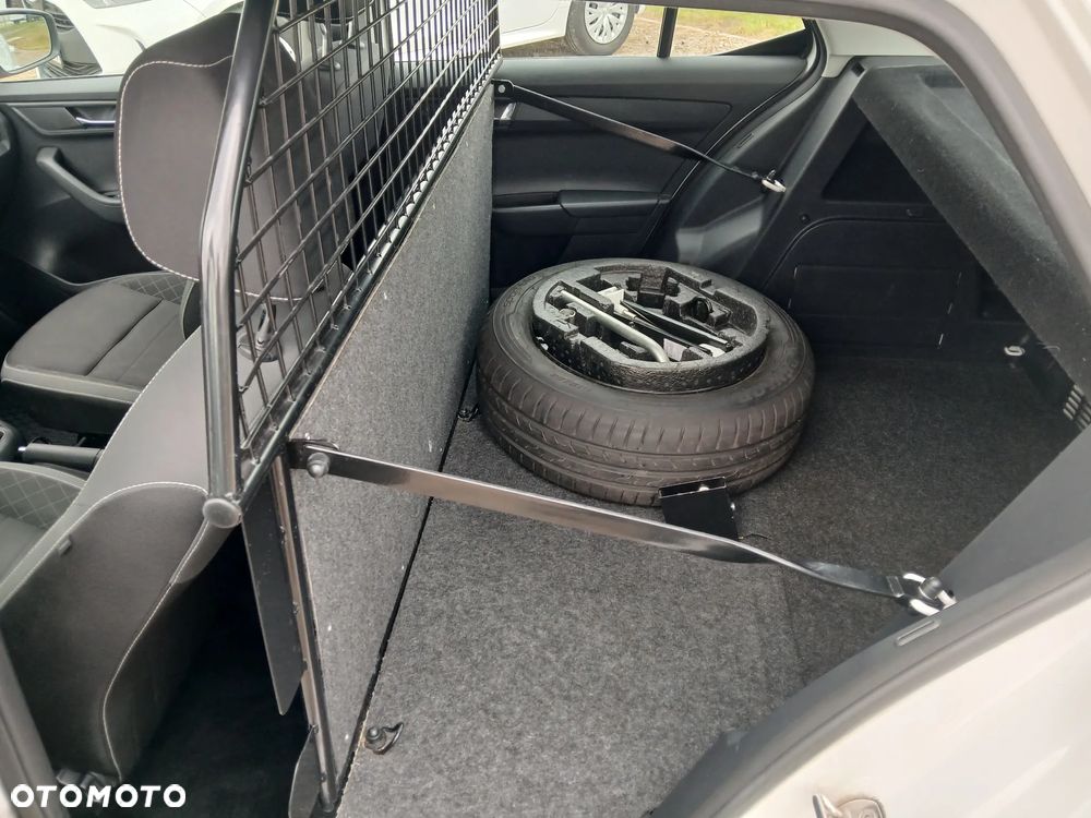 Skoda Fabia 1.0 Ambition - 11