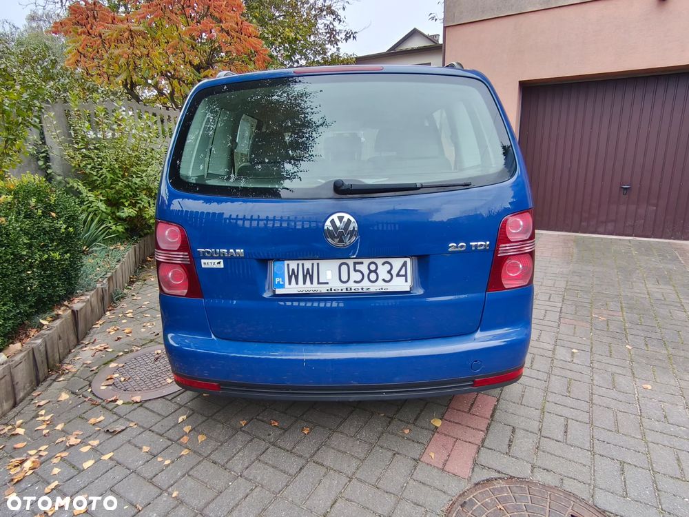 Volkswagen Touran - 12