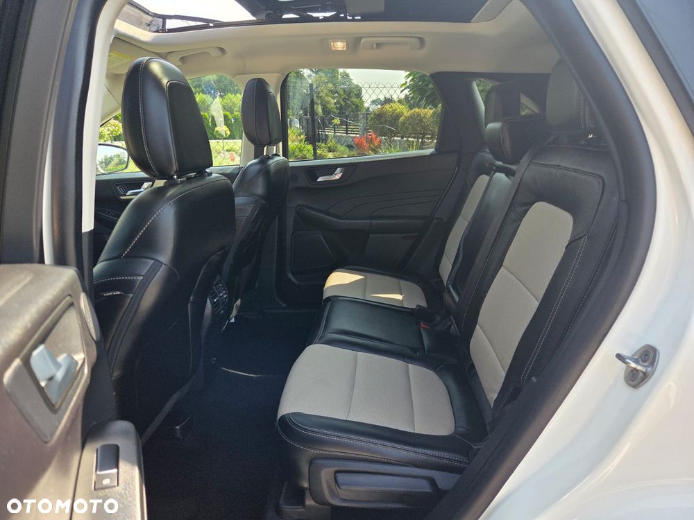 Ford Kuga 2.0 EcoBoost 4x4 Titanium - 26