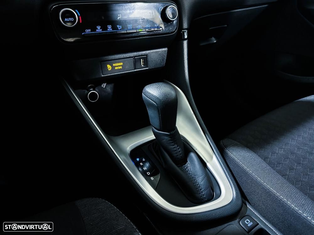 Toyota Yaris 1.5 HDF Premier Edition - 26