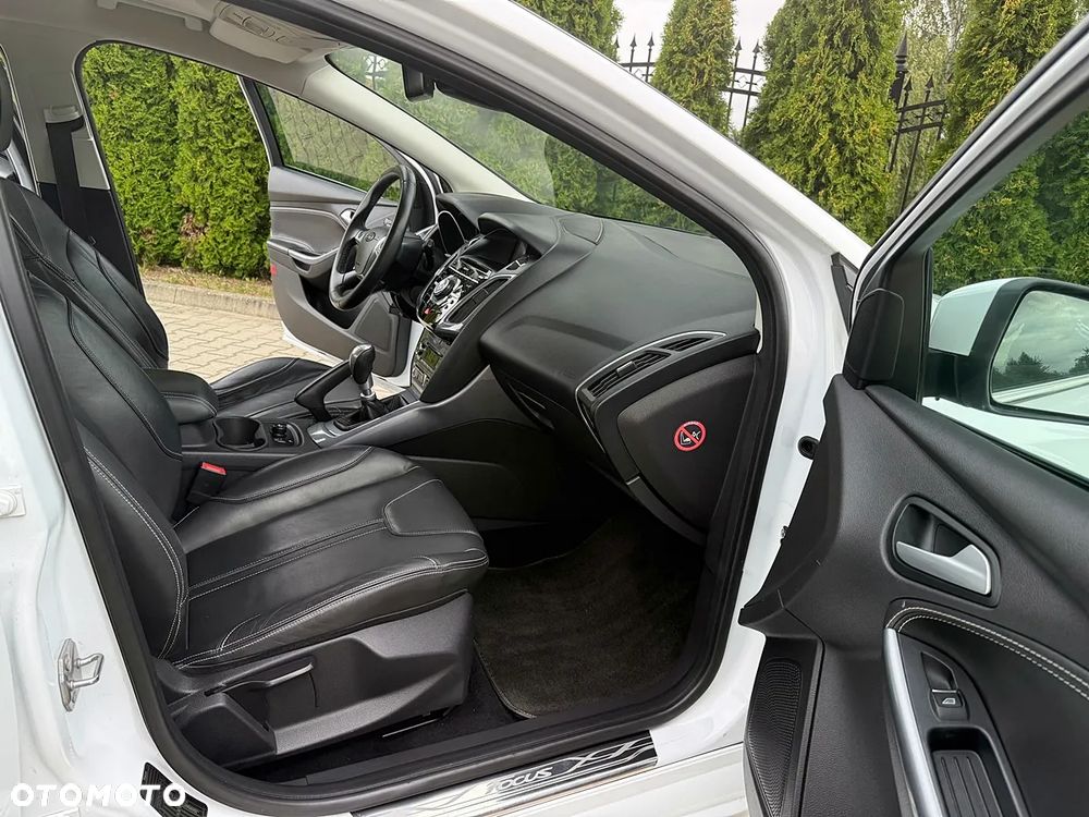 Ford Focus 1.6 EcoBoost Titanium - 18