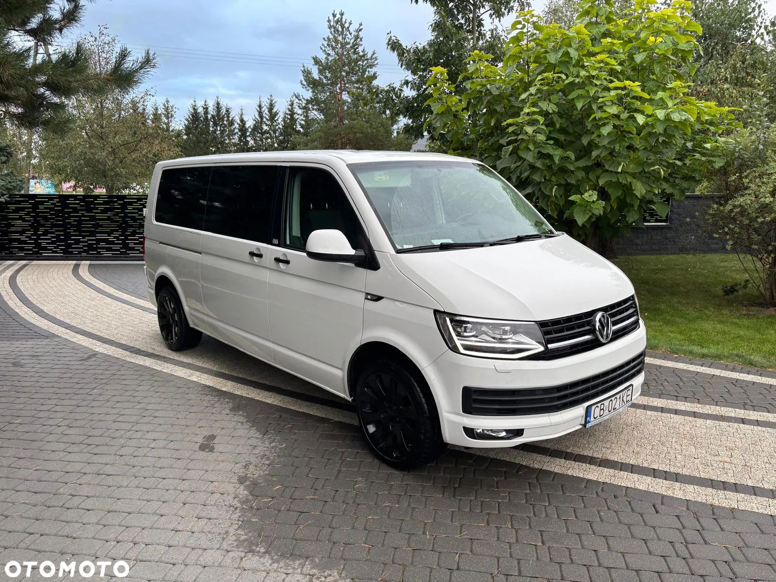 Volkswagen Caravelle - 2