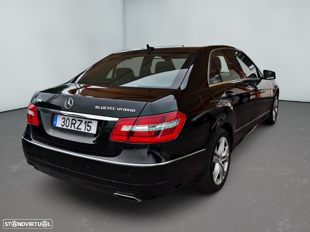 Mercedes-Benz E 300 - 6