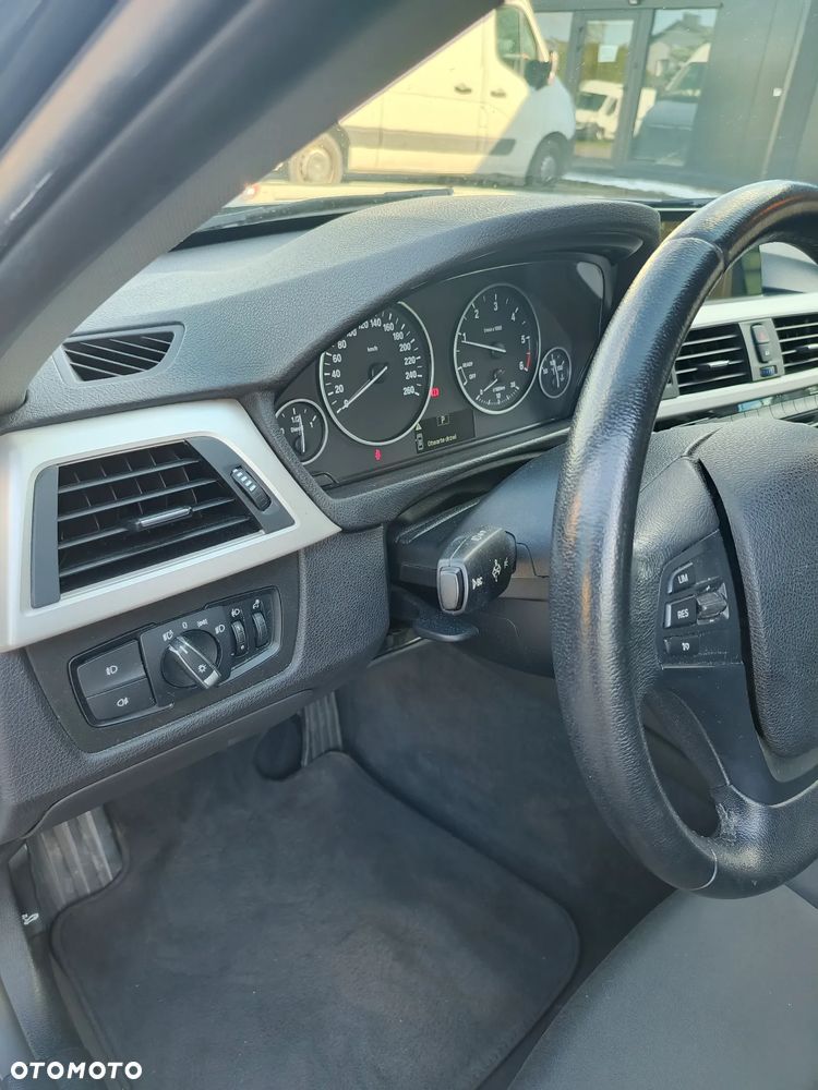 BMW Seria 3 318d - 9