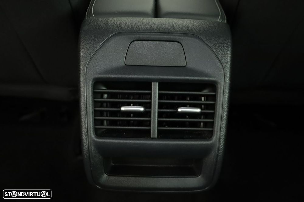 VW Passat Variant 1.5 TSI eHybrid DSG - 22