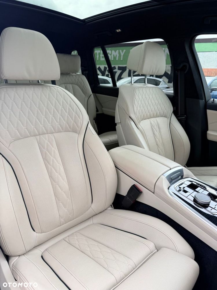 BMW X7 - 32
