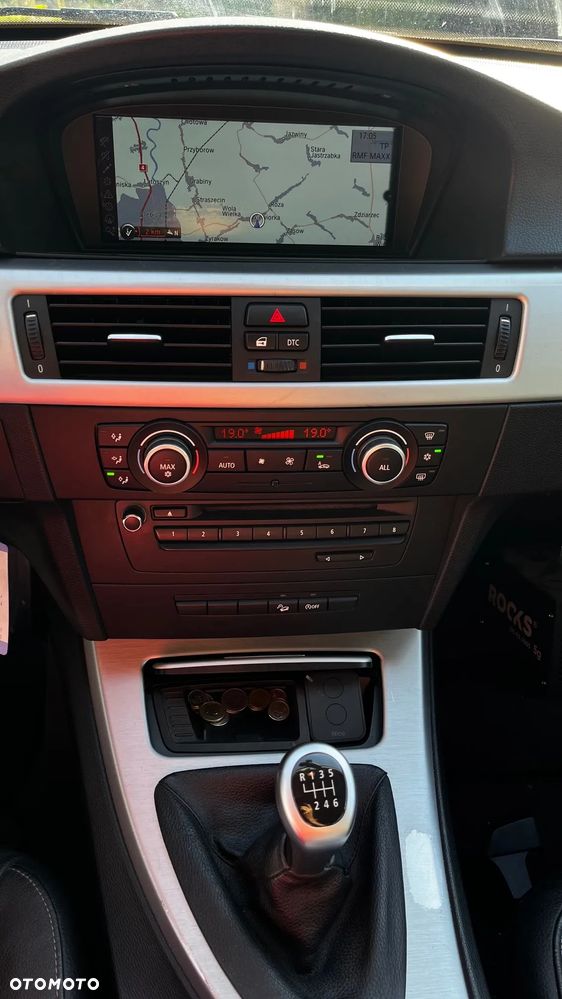 BMW Seria 3 320d xDrive - 11