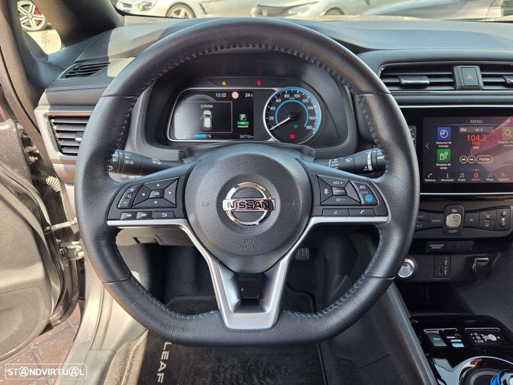Nissan Leaf N-Connecta Two Tone - 21