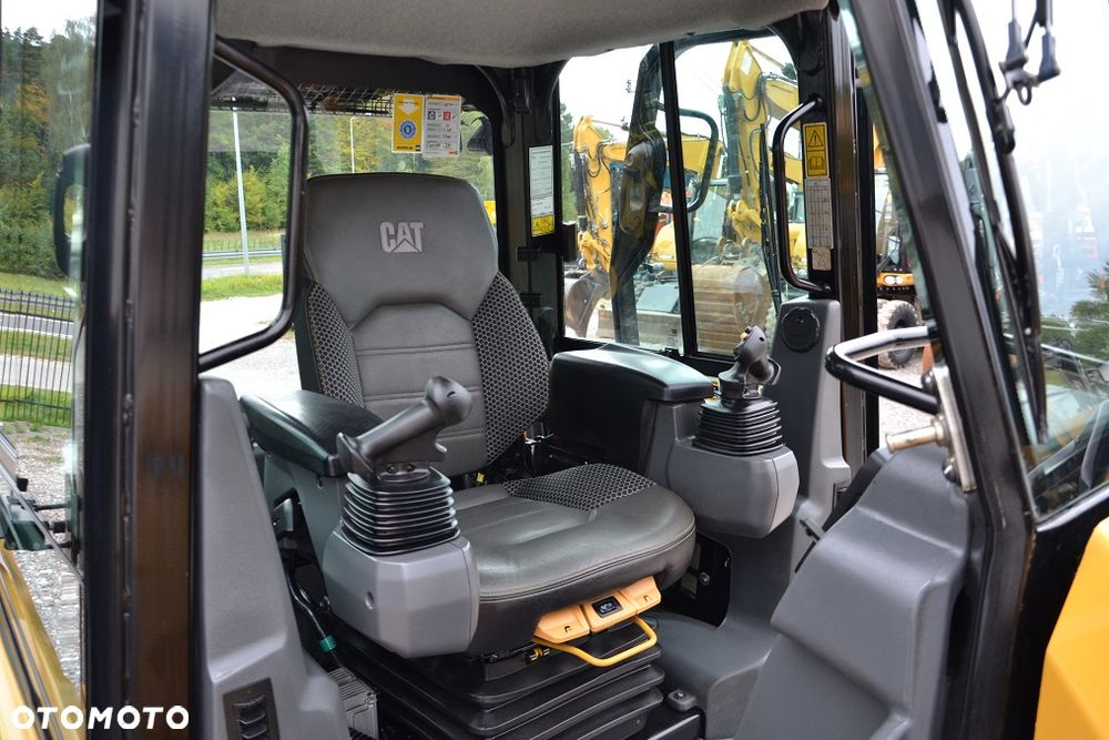 Caterpillar CAT D4 LGP 16A - 21