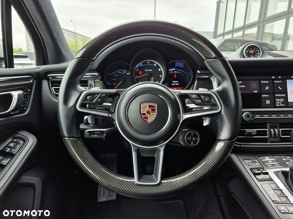 Porsche Macan - 32