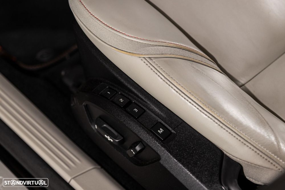 Volvo V40 Cross Country 2.0 D2 - 21