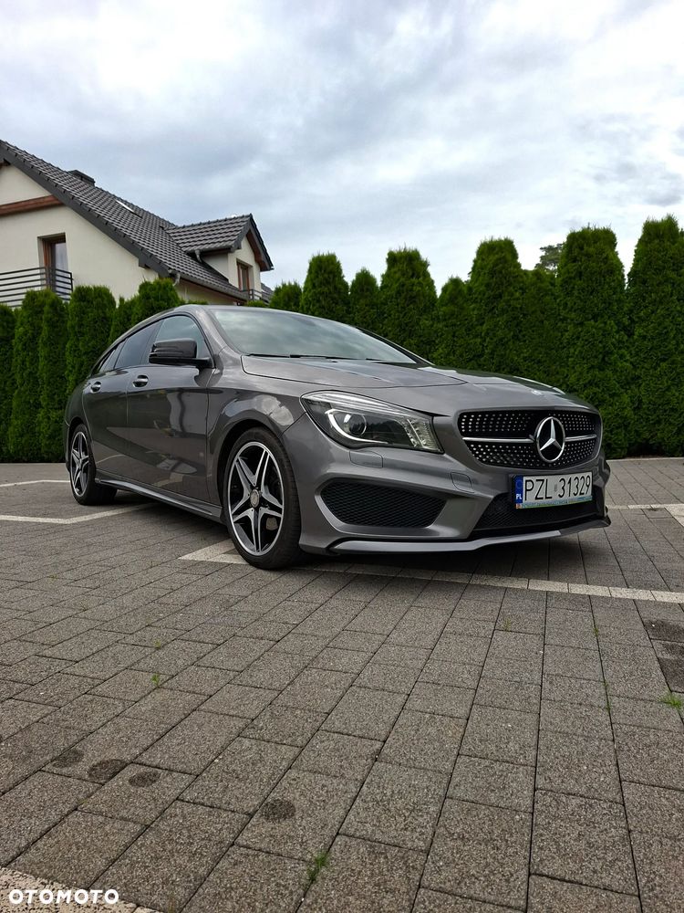 Mercedes-Benz CLA 200 Orange Art Edition - 2