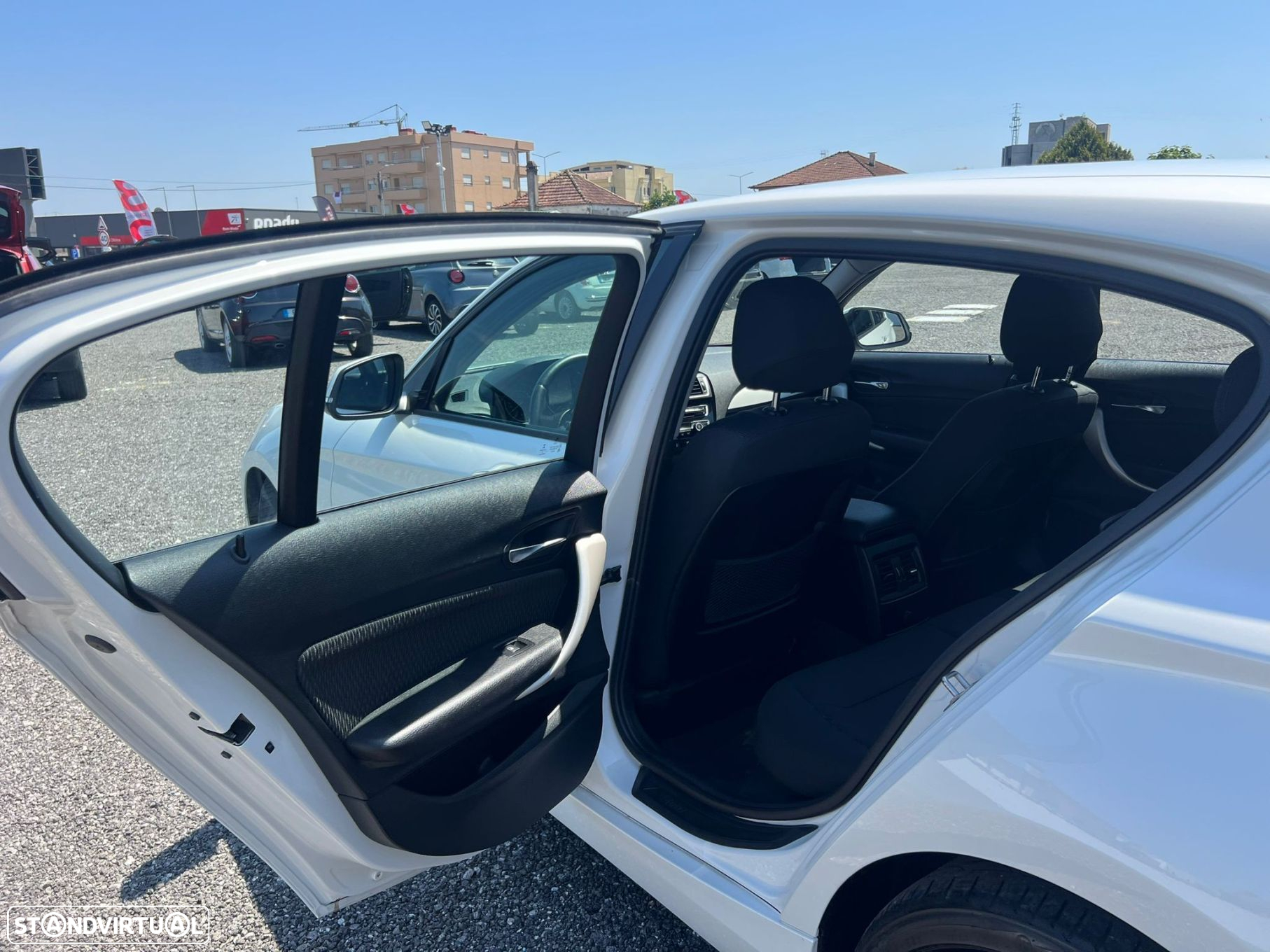 BMW 116 d EfficientDynamics - 16